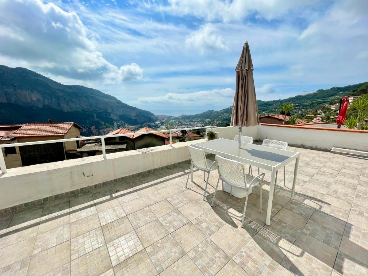 La Terrazza Di Seglia Apartment Вентимиля Екстериор снимка